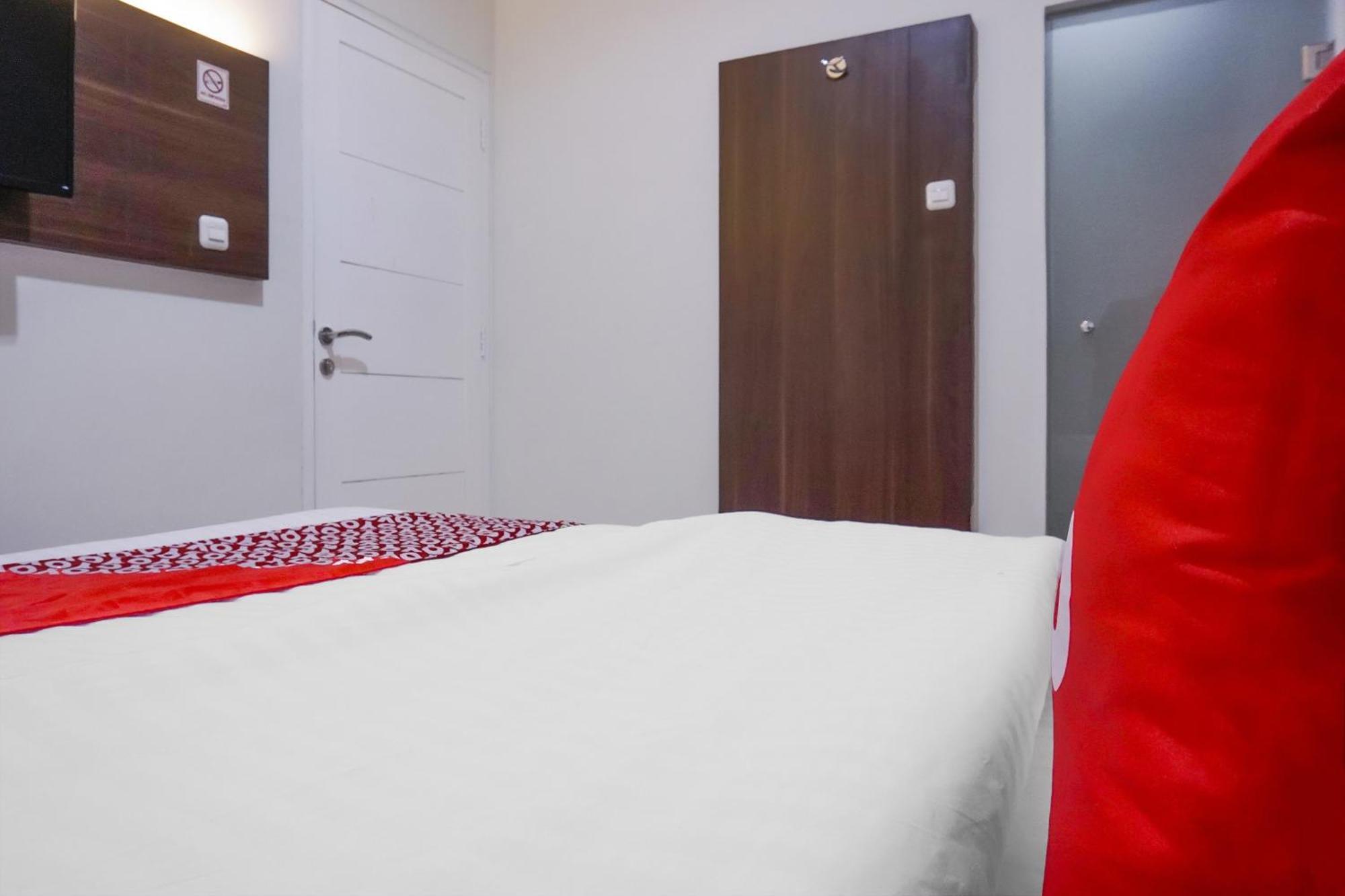 Hotel Super Oyo 90115 Near Pasar Baru à Jakarta Extérieur photo